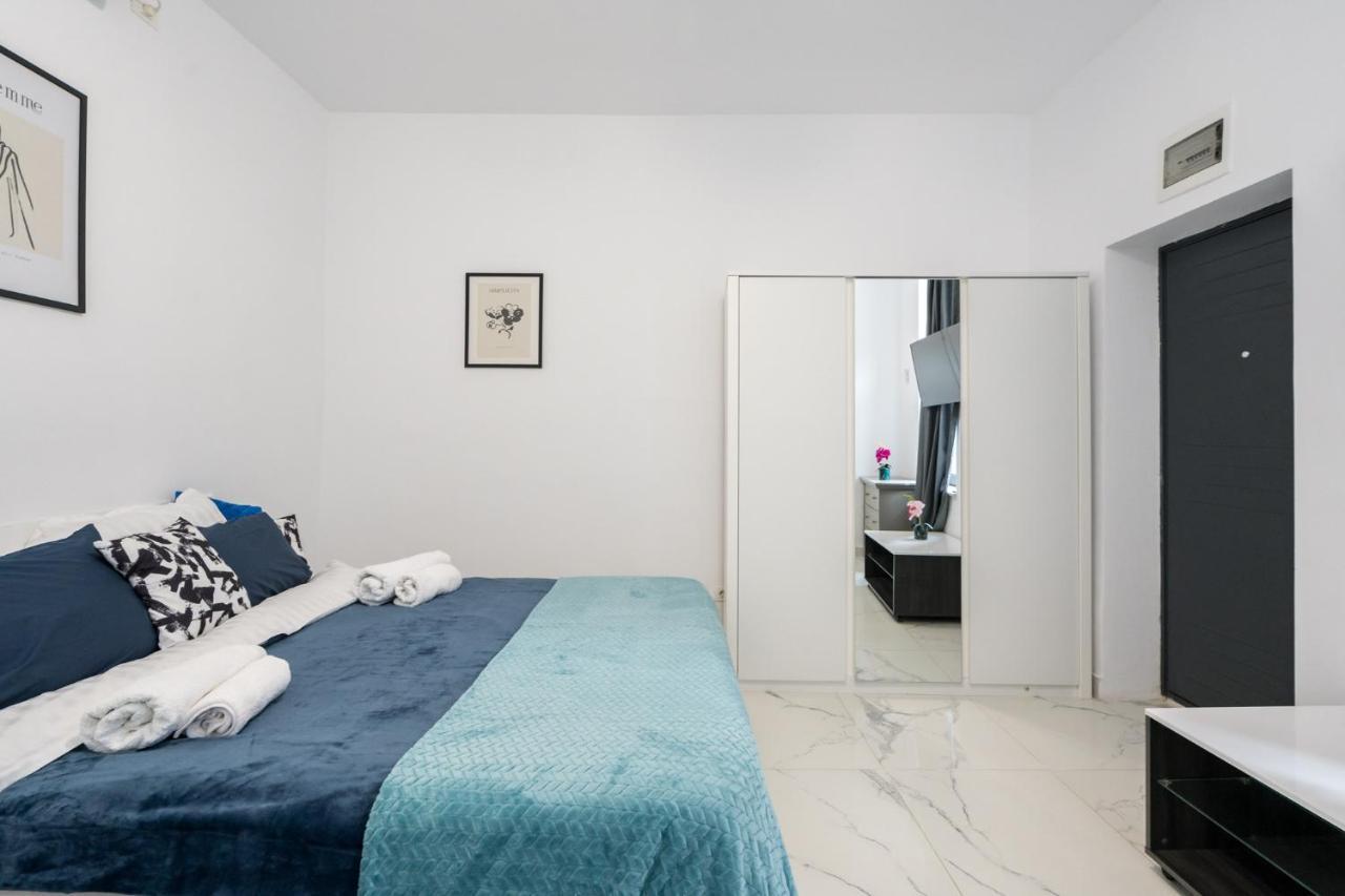 Blue-Line-Apartment-Unirii Bucarest Exterior foto